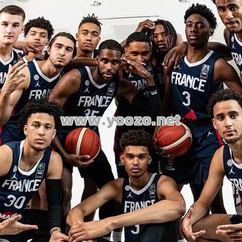 热血传奇手游中如何锁定敌人？